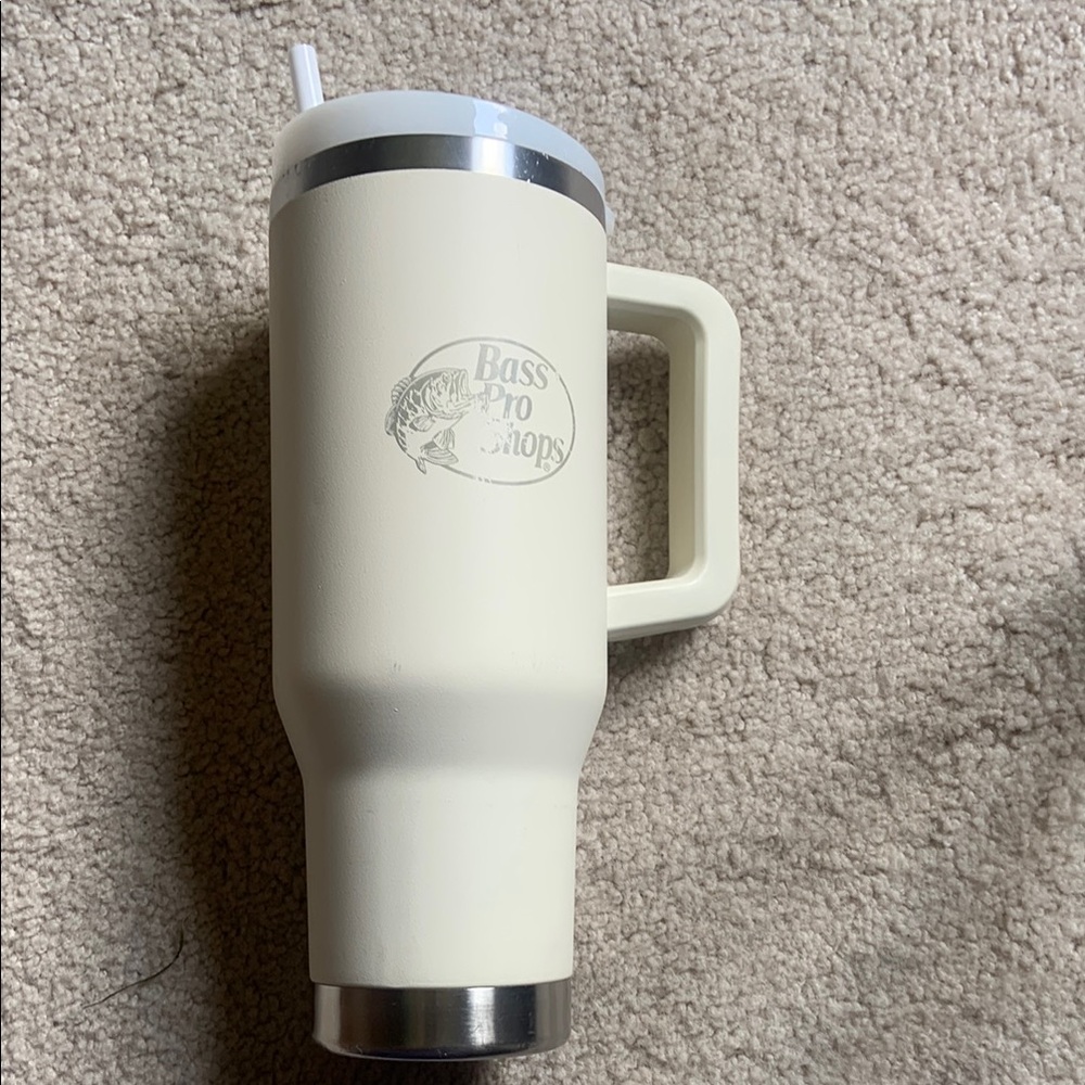 Bass Pro Shops 40-oz. Mug with Slider Lid and Straw Cream Silver Drink Cup